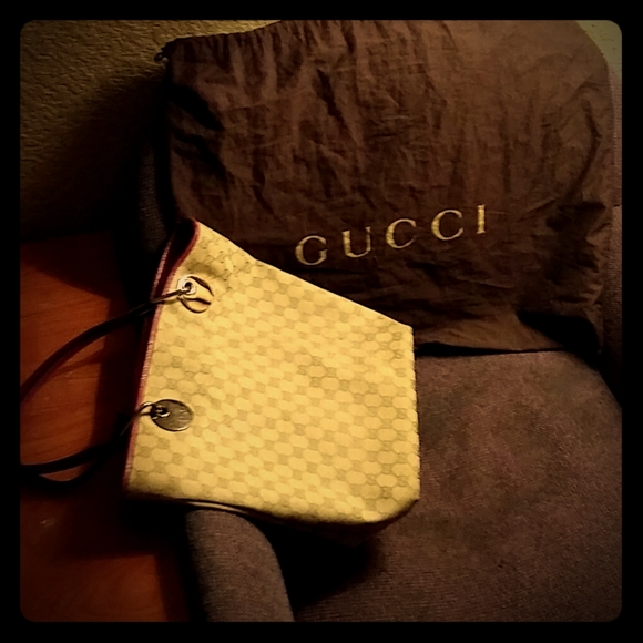 A Gucci purse with toat bag - Picture 1 of 3